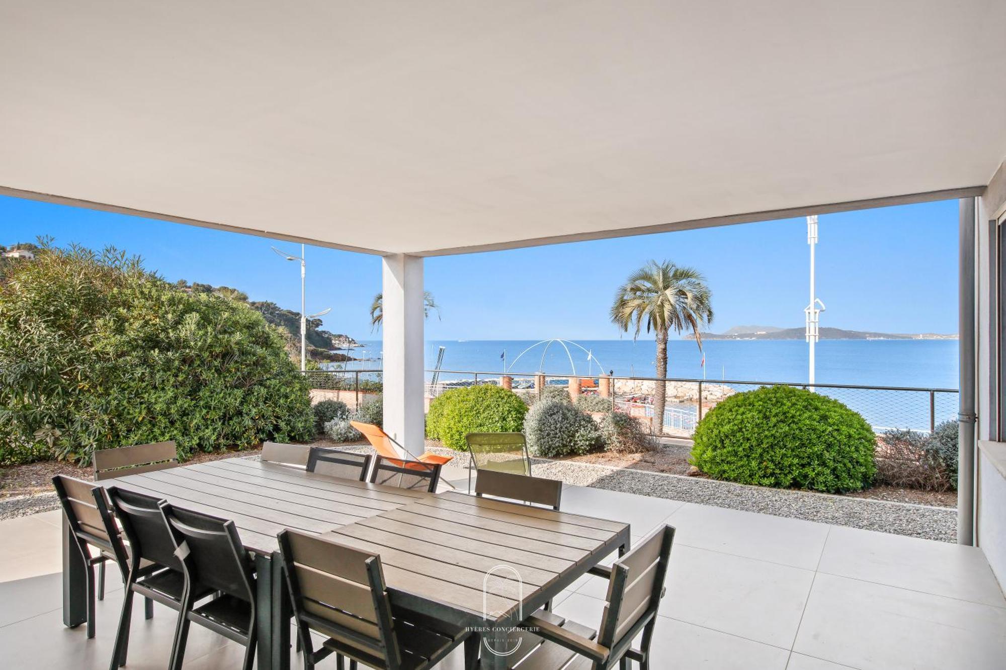 Villa Antoine Appartement Rdj Vue Mer Clim Wifi Parking Plage 50M La Garonne Le Pradet Exterior photo