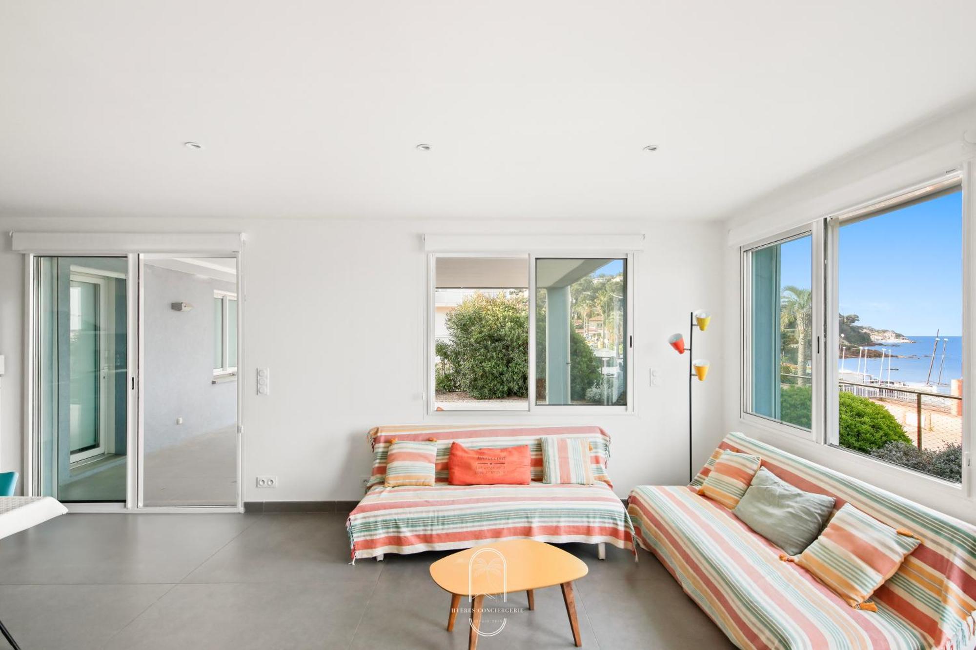 Villa Antoine Appartement Rdj Vue Mer Clim Wifi Parking Plage 50M La Garonne Le Pradet Exterior photo