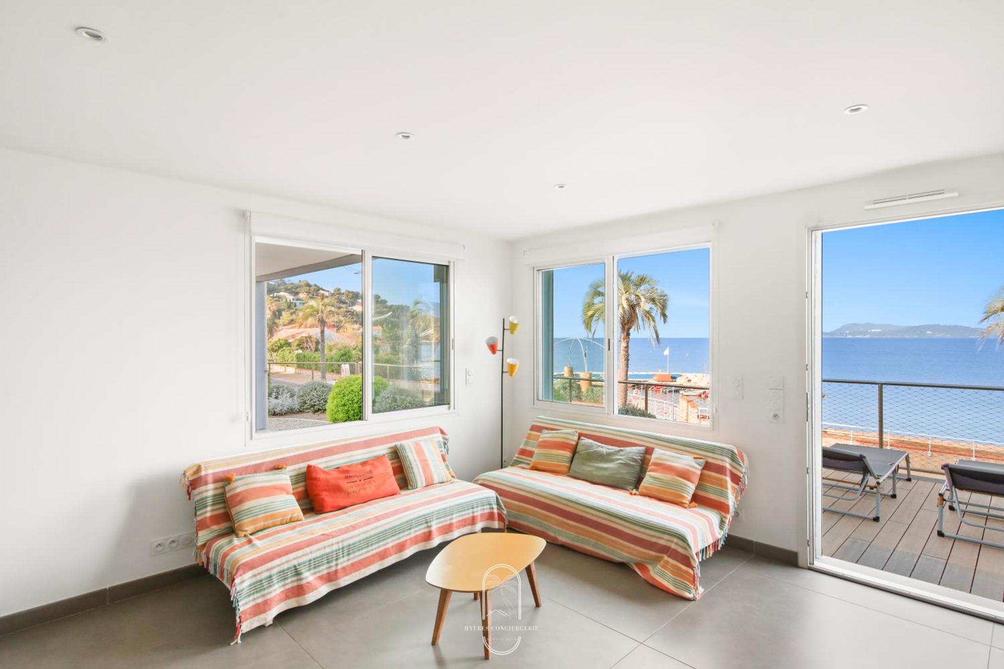 Villa Antoine Appartement Rdj Vue Mer Clim Wifi Parking Plage 50M La Garonne Le Pradet Exterior photo